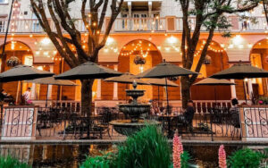 courtyard outside hotel colorado