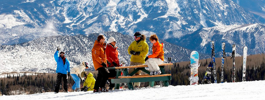 skiers at Sunlight Mountain Resort