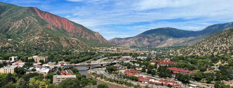 Scenic view of Glenwood Springs